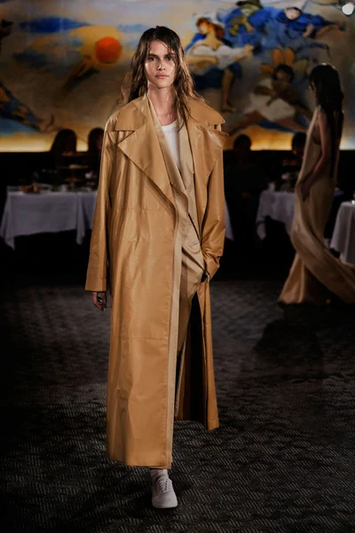 Look 5